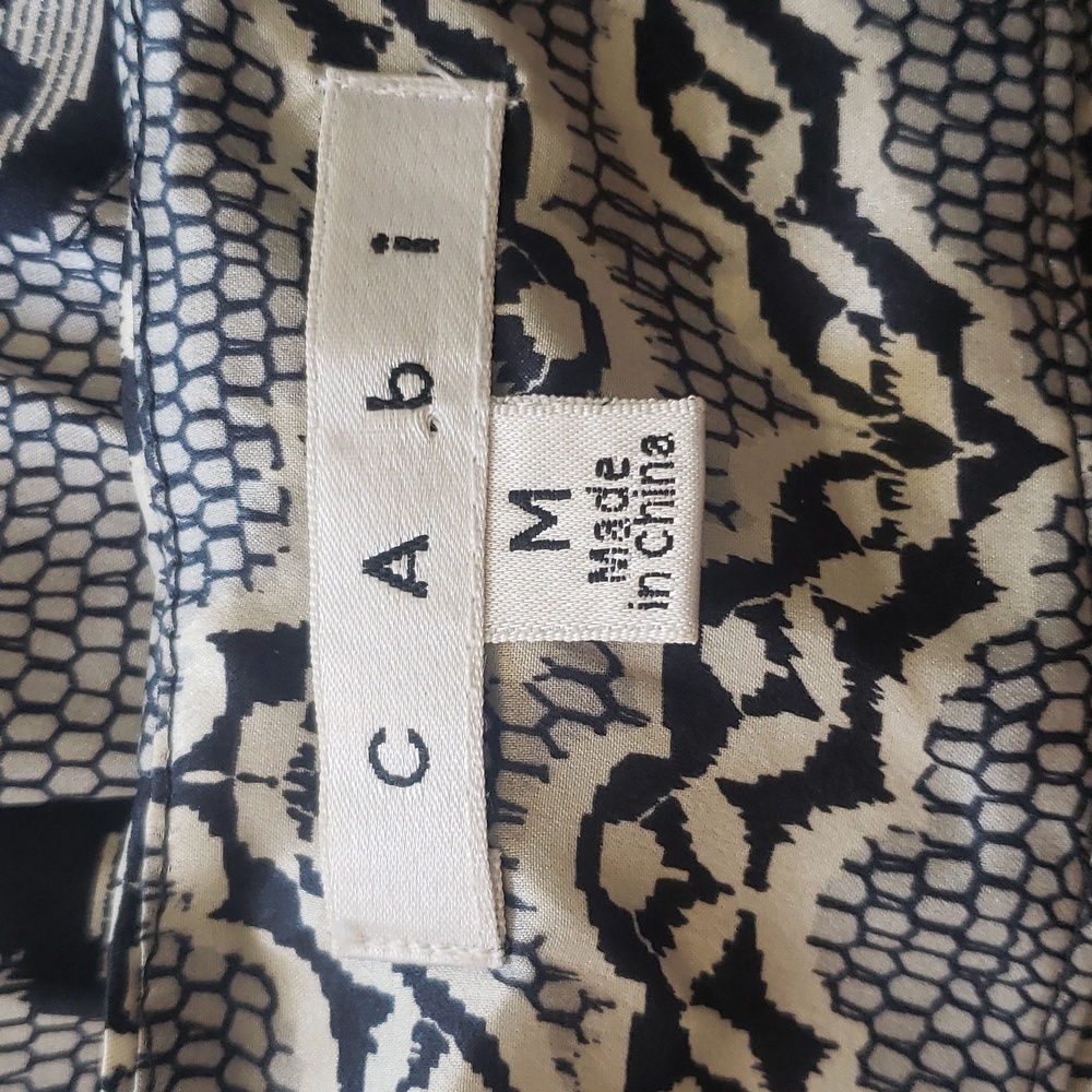 CAbi 100% Silk Blouse – Chantilly Lace Print Illusion | Black & White | MEDIUM - Picture 15 of 16